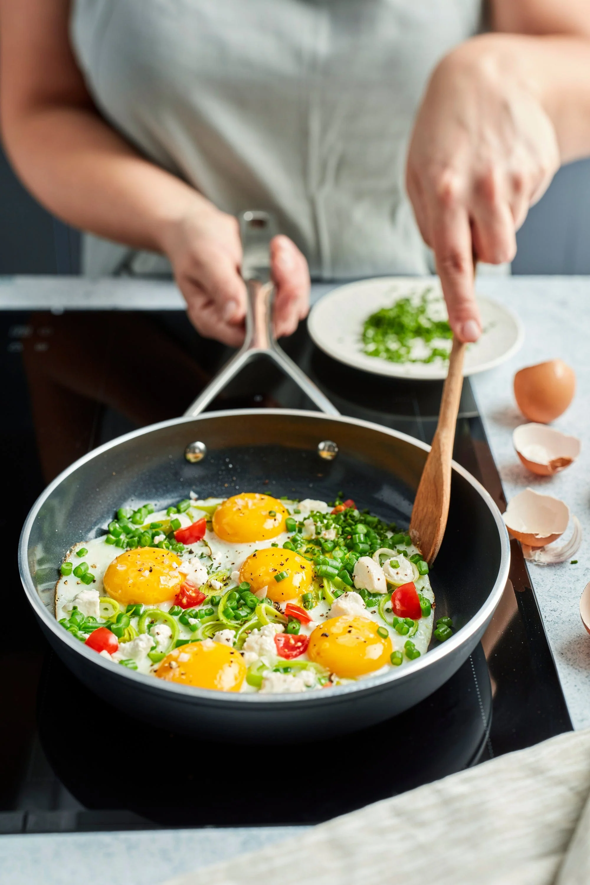 Demeyere AluPro Ceramic 12-inch Aluminum Nonstick Fry Pan - Image 5