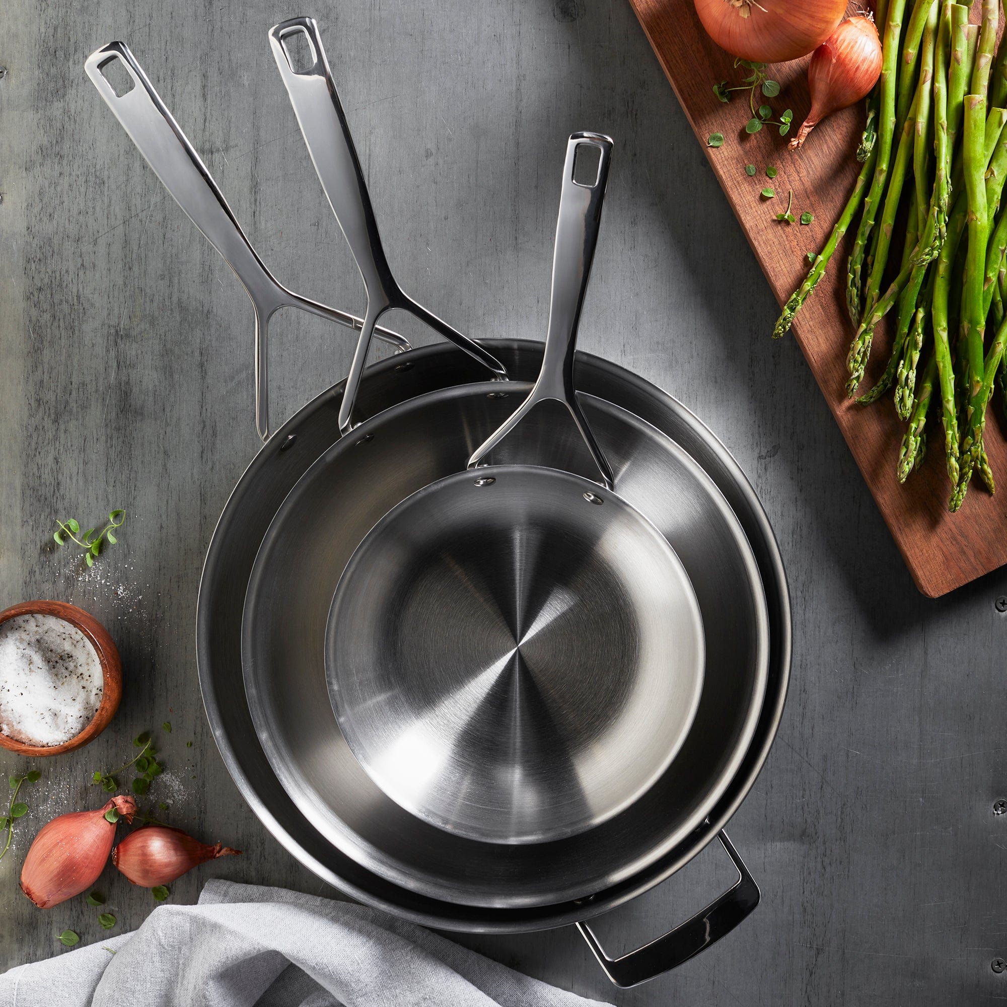 Demeyere Essential 5-ply 12.5-inch Stainless Steel Fry Pan with Lid - Image 5