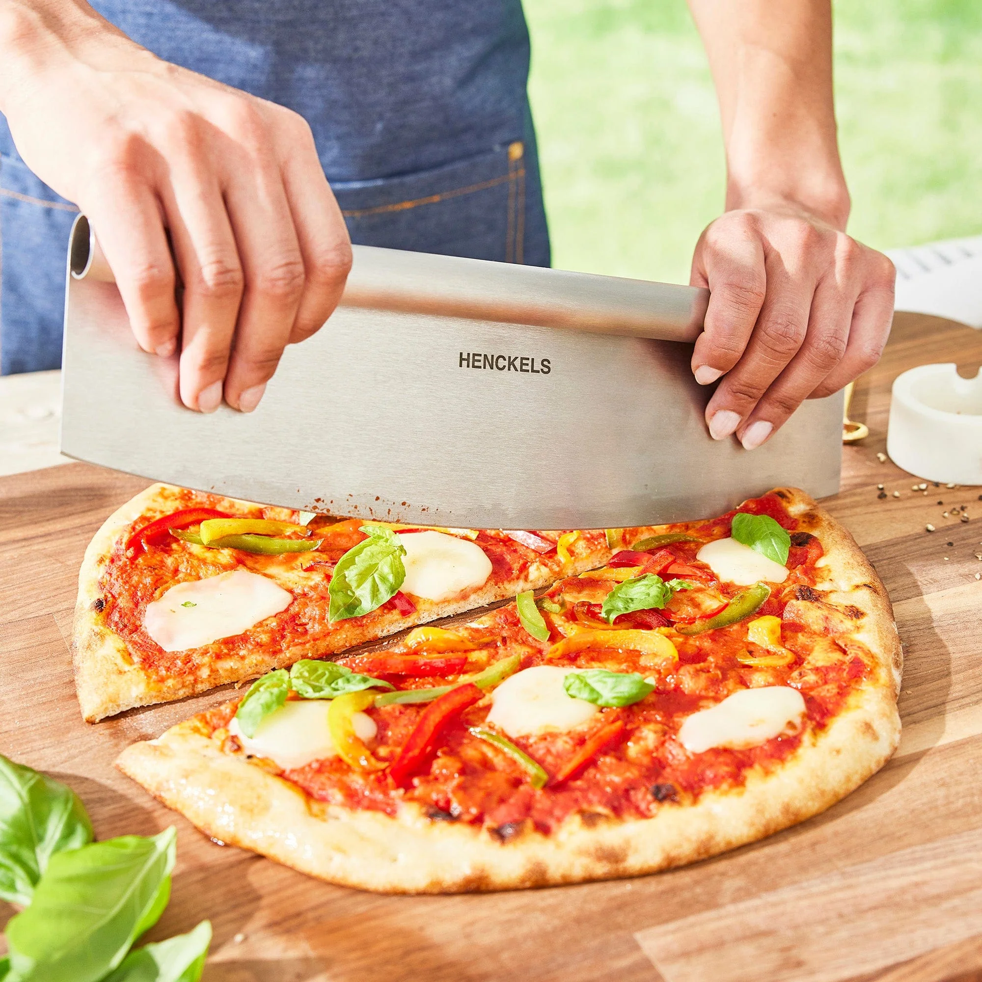 Henckels BBQ 2-pc Pizza Prep and Cut Set - Image 6