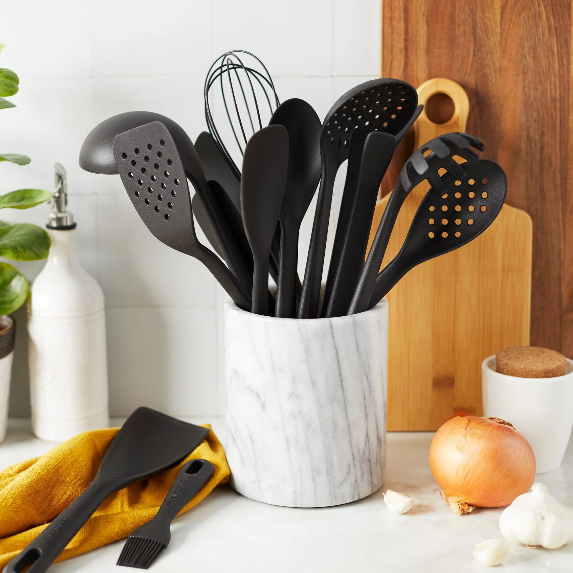 Henckels Silicone Onyx Serving Spoon, BPA-Free Cooking Utensil - Image 6