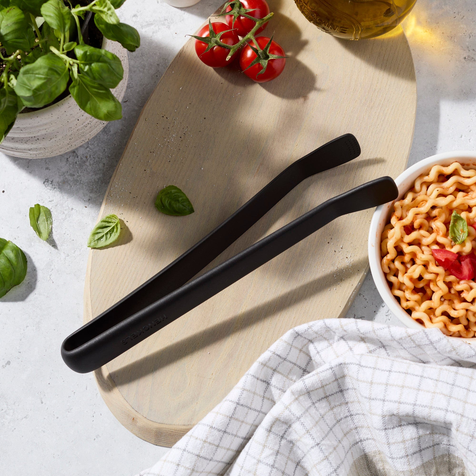 Henckels Silicone Onyx Tongs, BPA-Free Cooking Utensil - Image 2