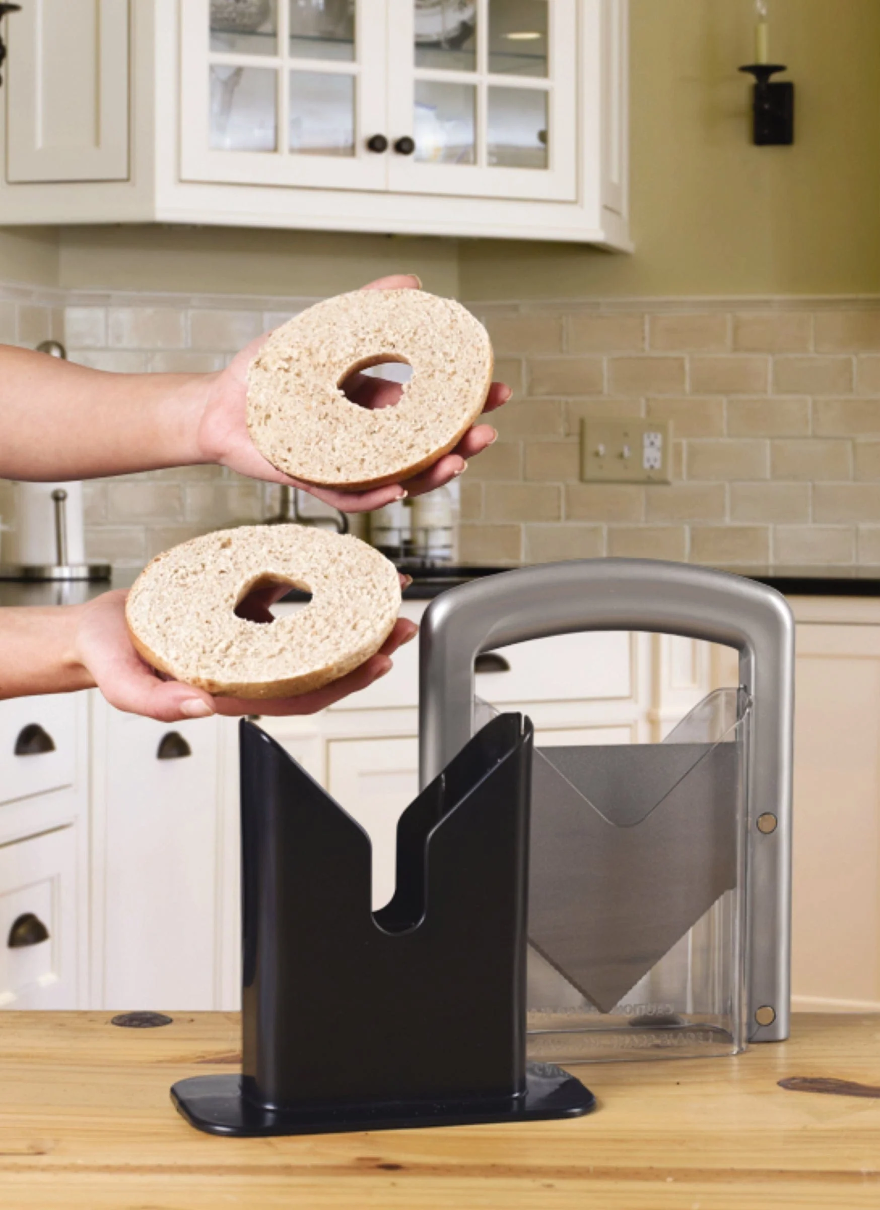 Hoan The Original Bagel Guillotine Universal Slicer, Silver, 9.25-Inch - Image 3