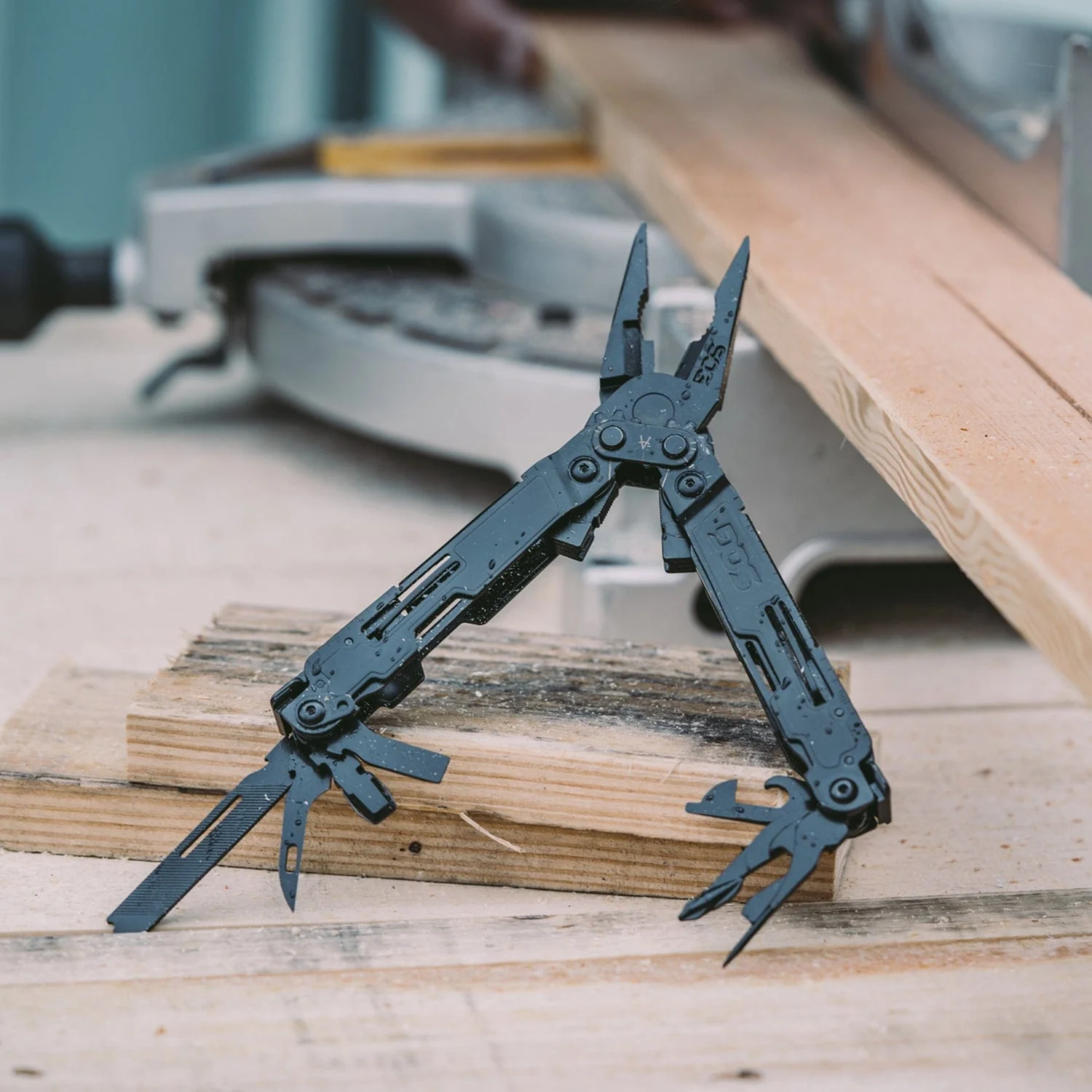 SOG PowerAccess 18-in-1 Multi-Tool, Black - Image 3