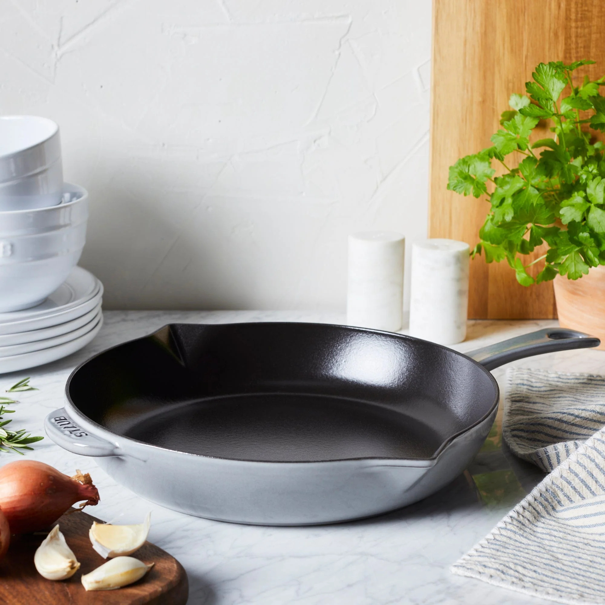 Staub Cast Iron 10-inch Fry Pan - Graphite Grey - Image 5