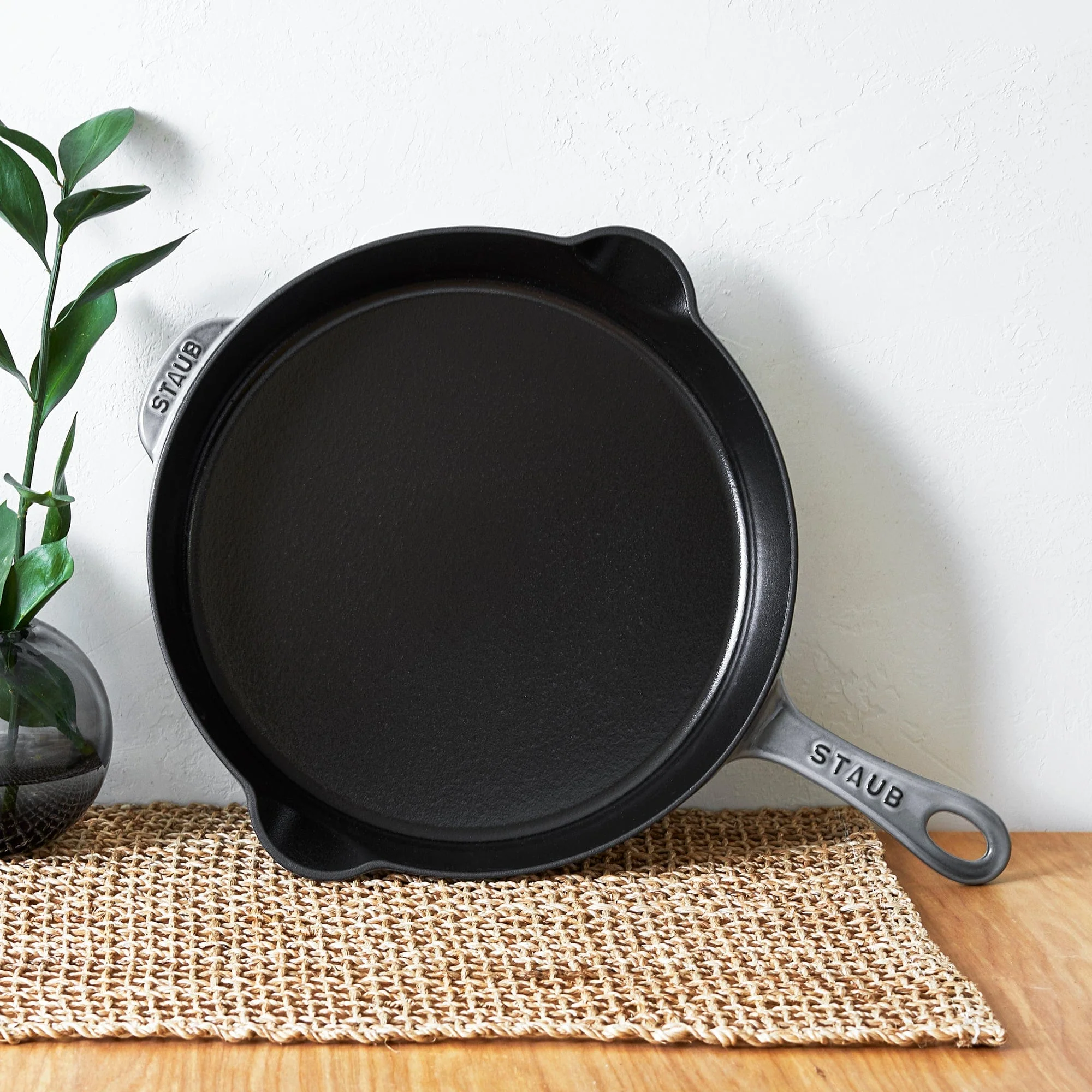 Staub Cast Iron 11-inch Traditional Skillet - Graphite Grey - Image 5