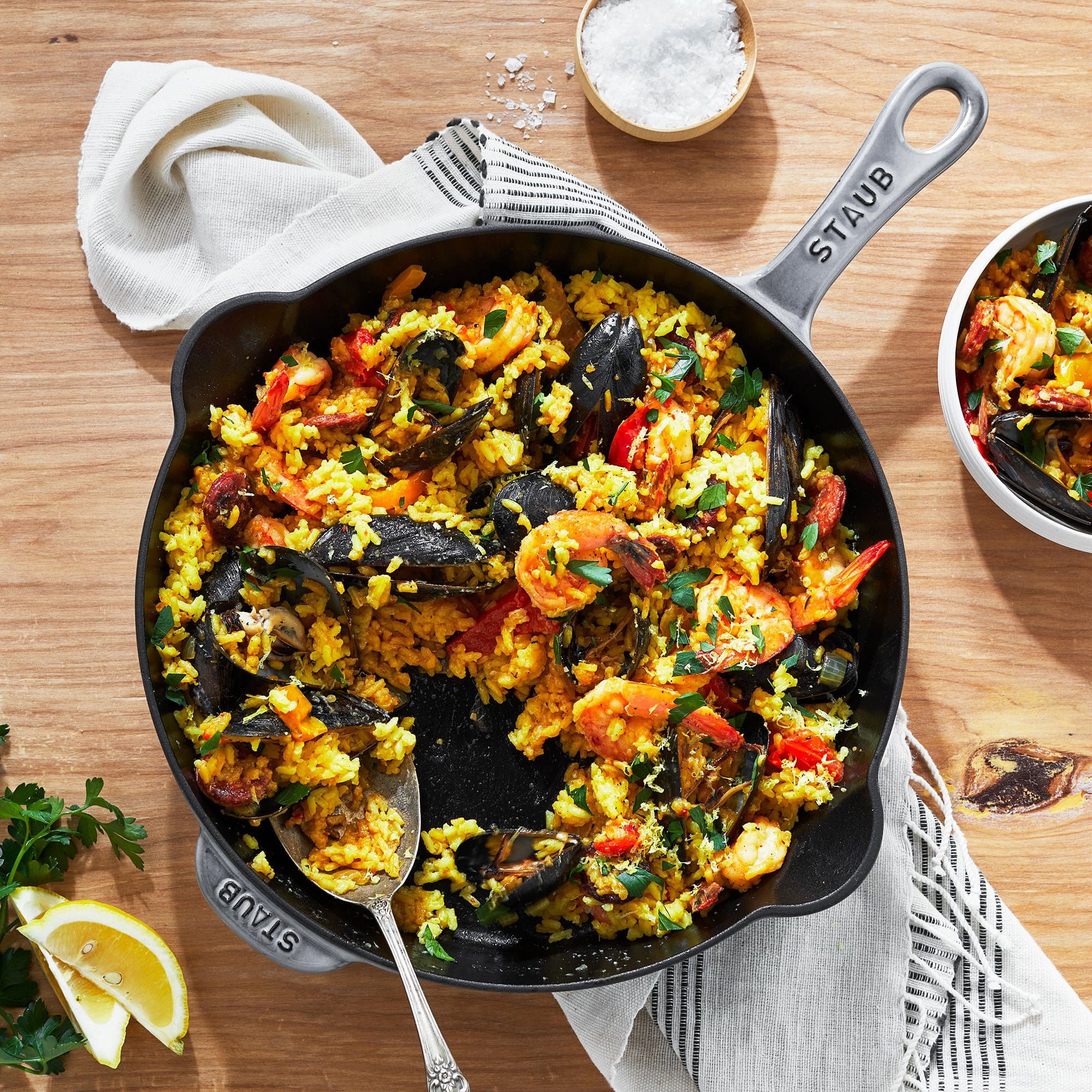 Staub Cast Iron 11-inch Traditional Skillet - Graphite Grey - Image 6