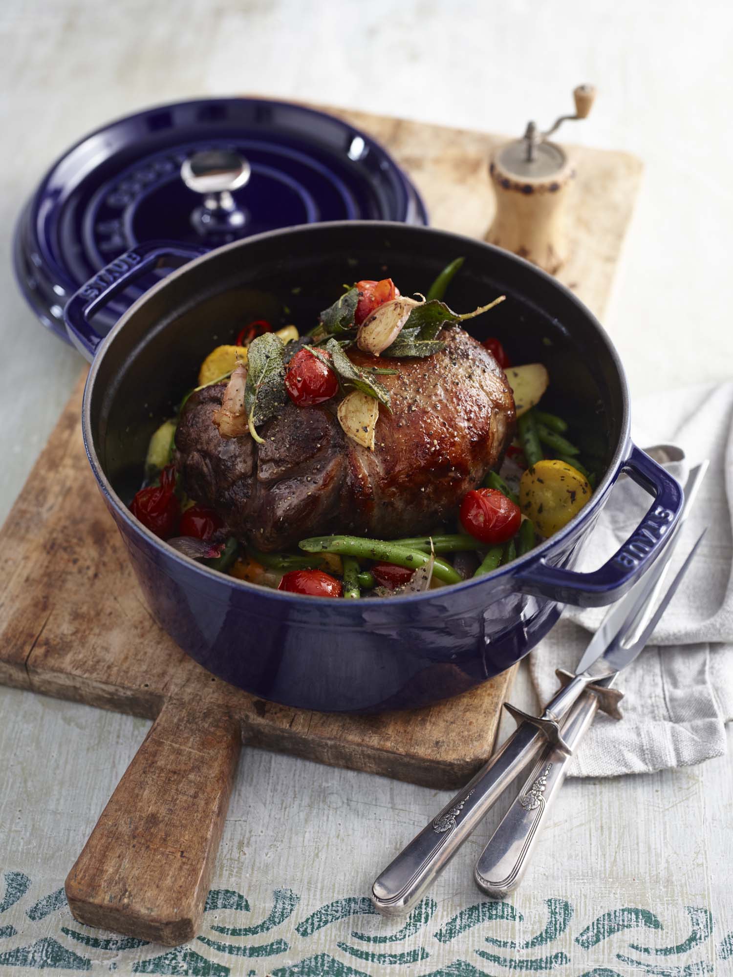 Staub Cast Iron 5.5-qt Round Cocotte, Dutch Oven - Dark Blue - Image 4