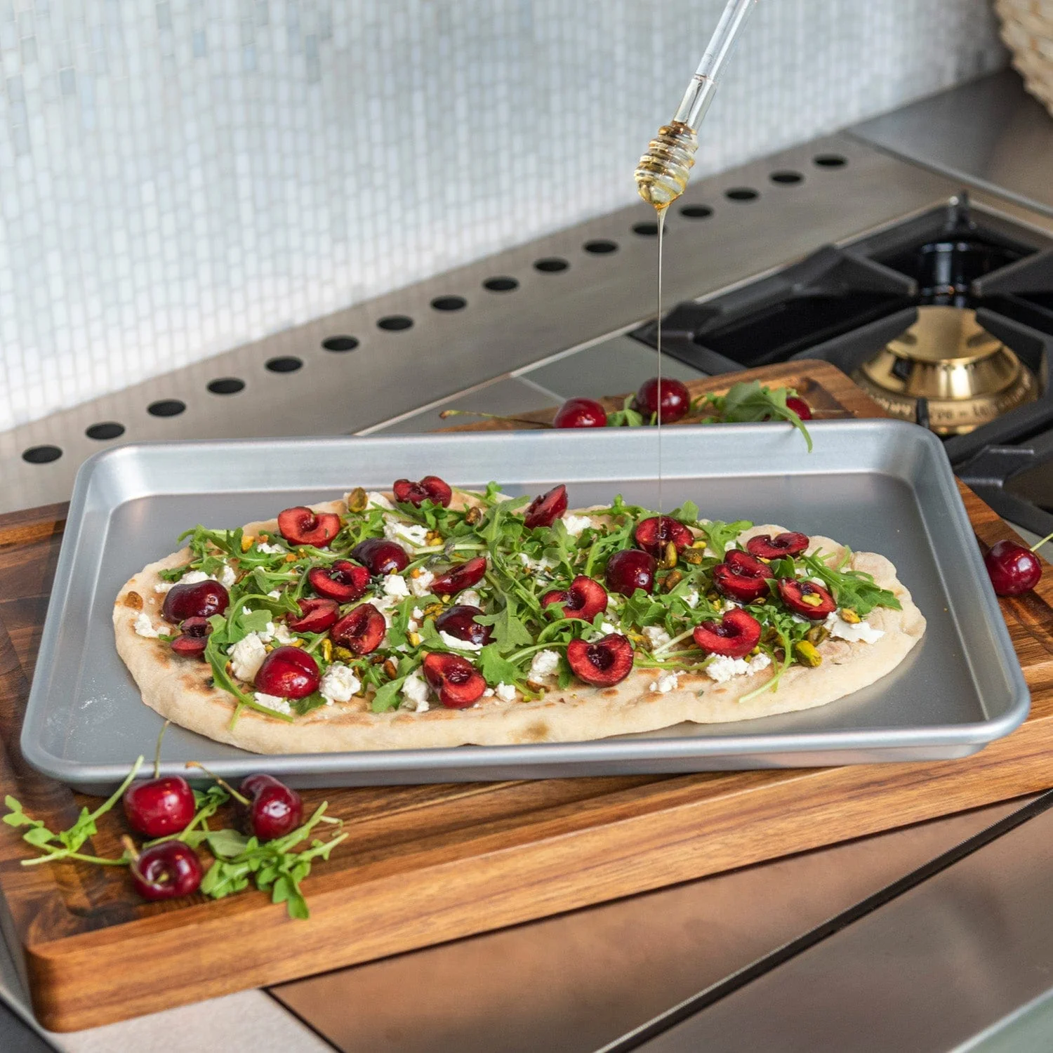 Viking Nonstick Medium Baking Sheet Pan, 0.8mm Gauge, 15.6" x 10.6" x  0.98", Aluminized Steel - Image 3