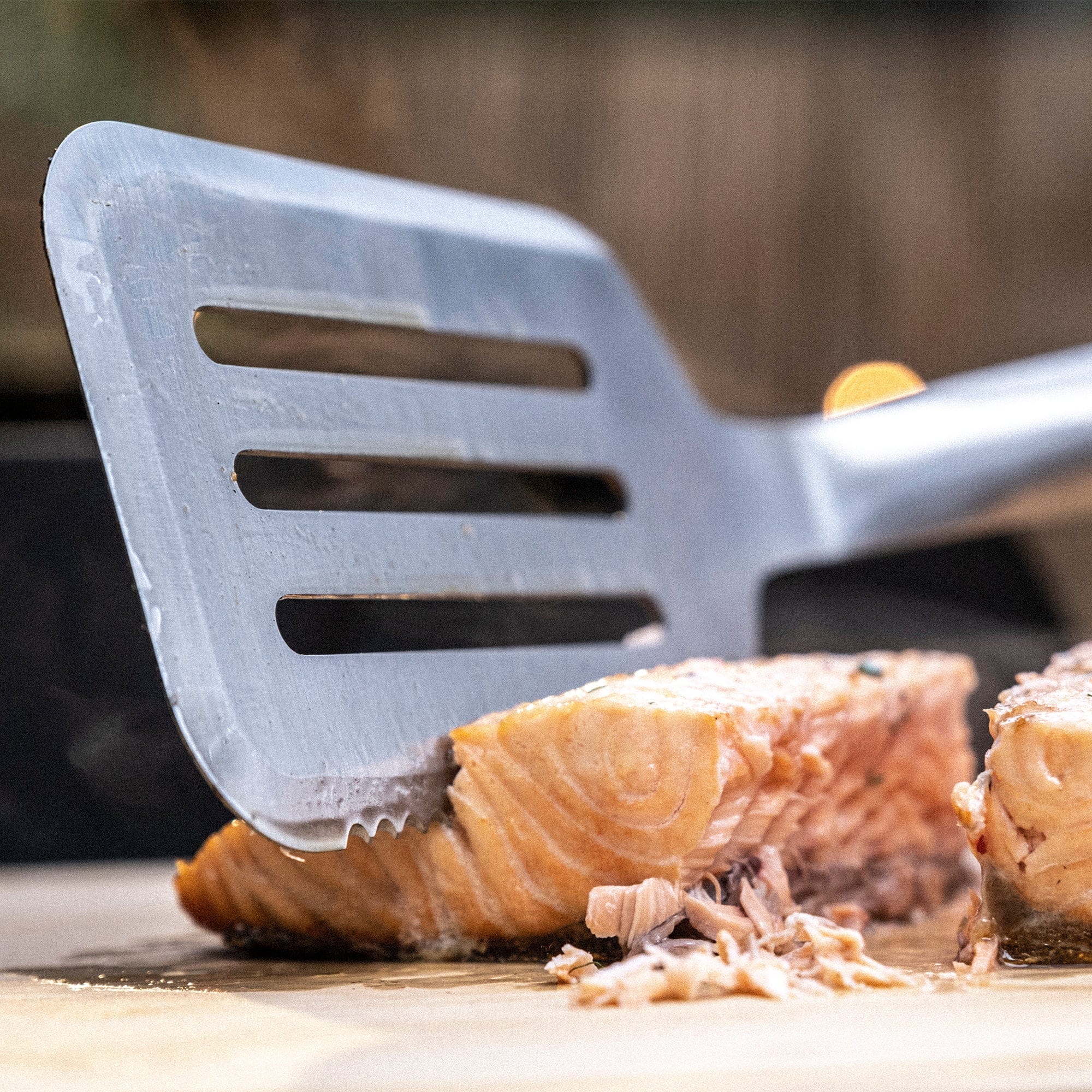 Zwilling BBQ+ 17-inch Triple-Rivet Stainless Steel Grill Spatula with Serrated Edge - Image 4