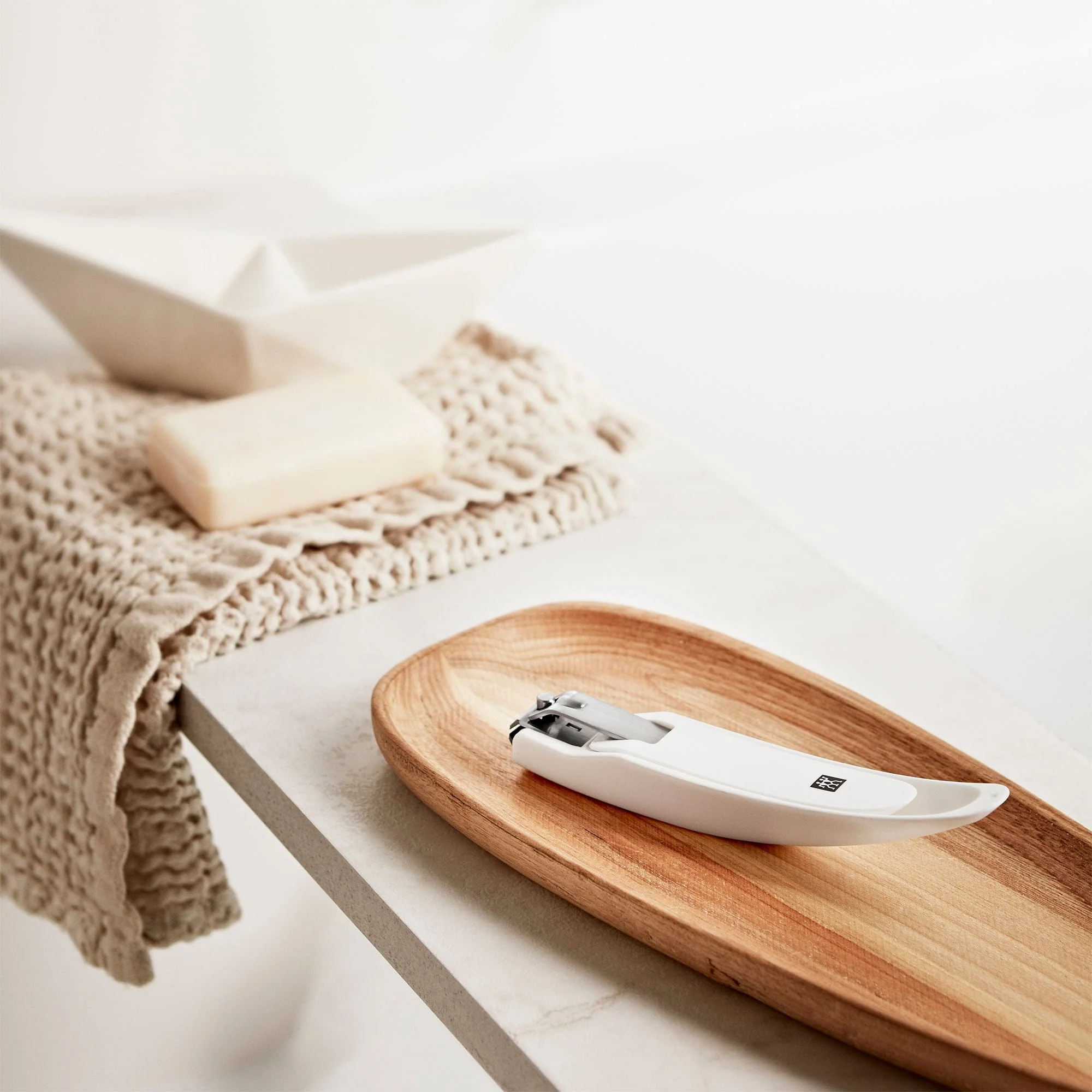 Zwilling Beauty Twinox Long Handle Nail Clippers - Image 4