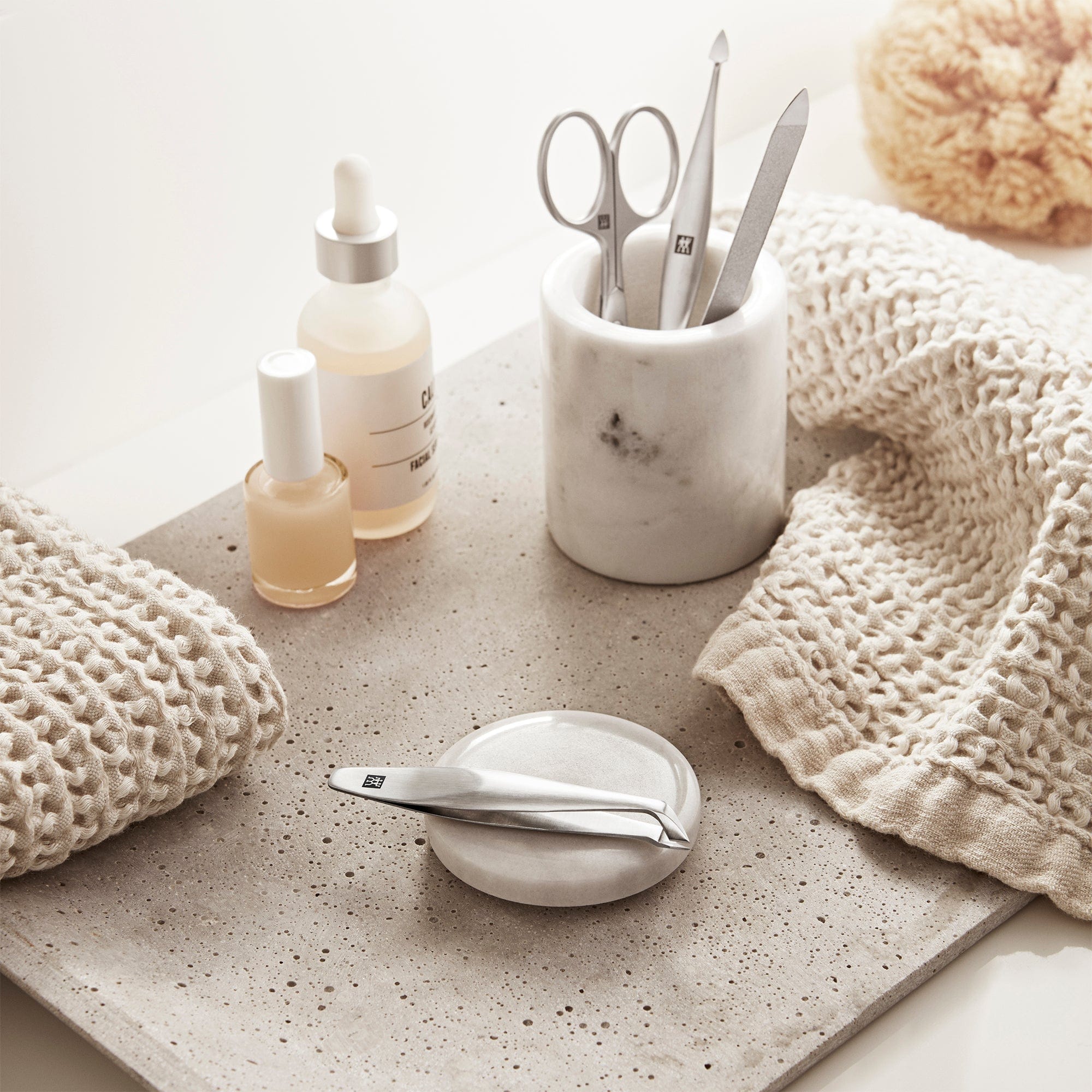 Zwilling Beauty Twinox Manual Cuticle Nippers - Image 3