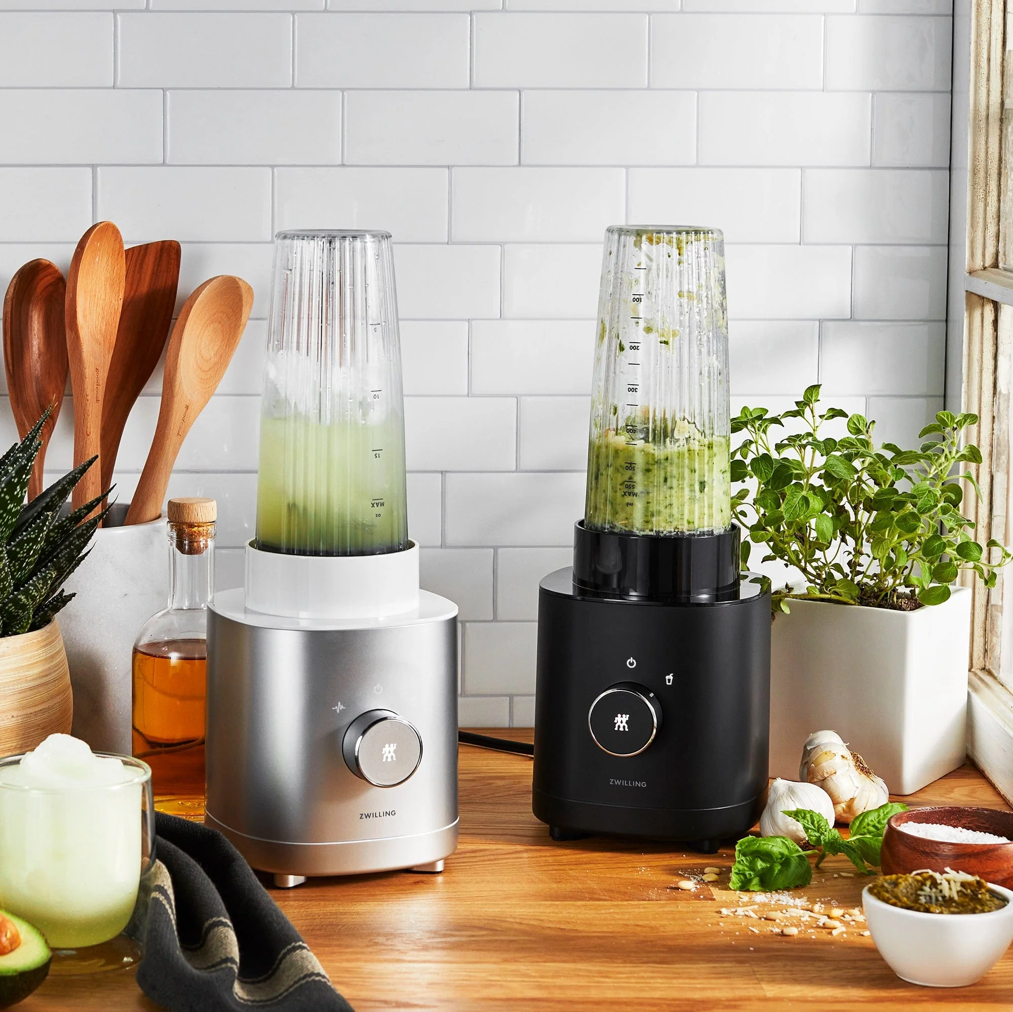 Zwilling Enfinigy 20-oz. Personal Blender, Smoothie Blender, Black - Image 6