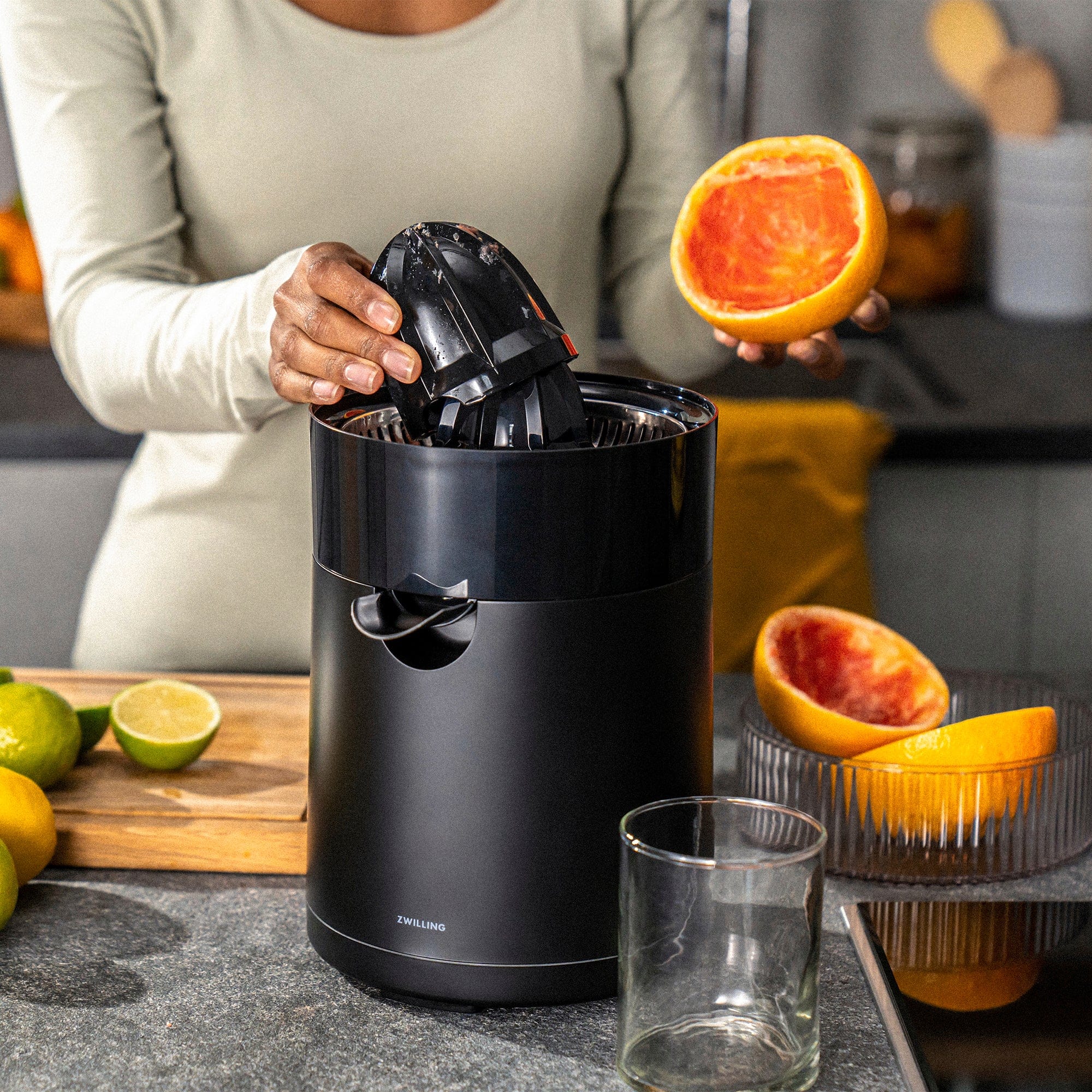 Zwilling Enfinigy Citrus Juicer, Black - Image 5