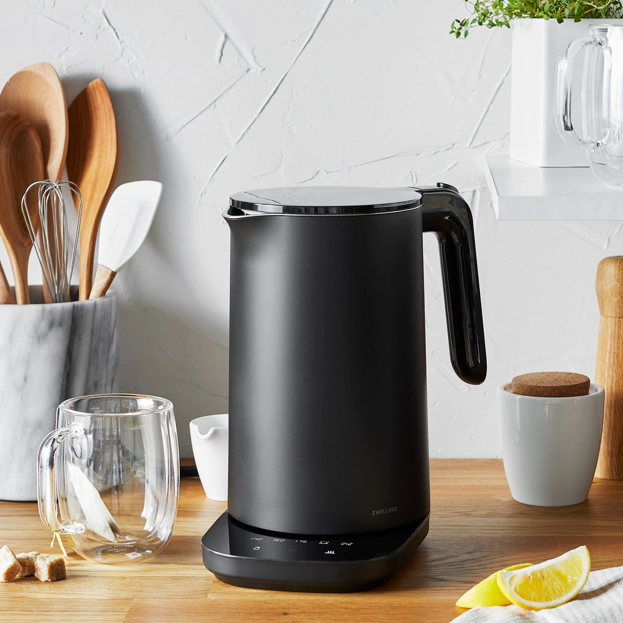 Zwilling Enfinigy Cool Touch 1.5-Liter Electric Kettle Pro, Cordless Tea Kettle & Hot Water - Black - Image 3
