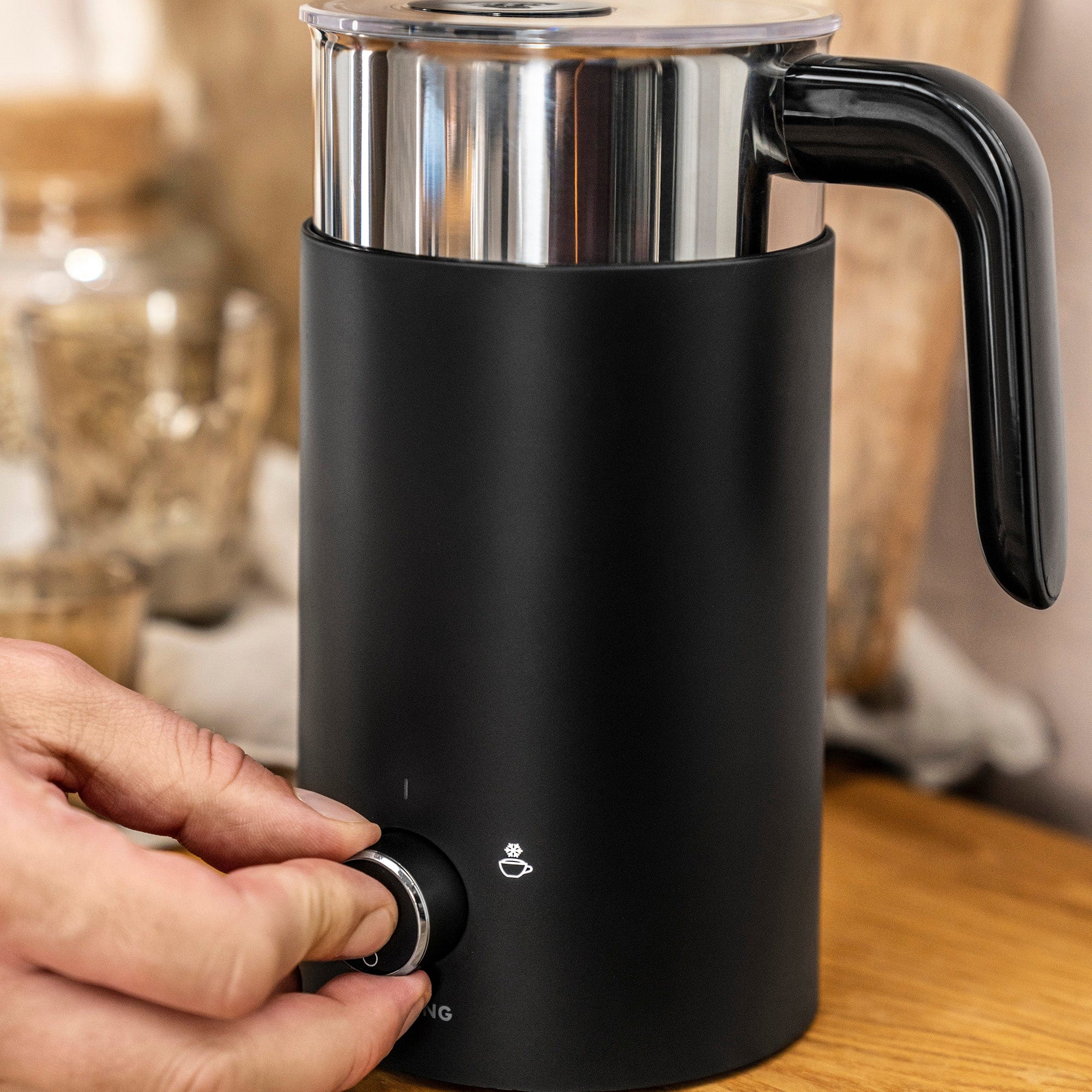 Zwilling Enfinigy Cool Touch Milk Frother, Hot and Cold Foam Electric Milk Frother, Velvety, Creamy Microbubbles for Milk and Plant-based Milk Substitutes - Black - Image 4