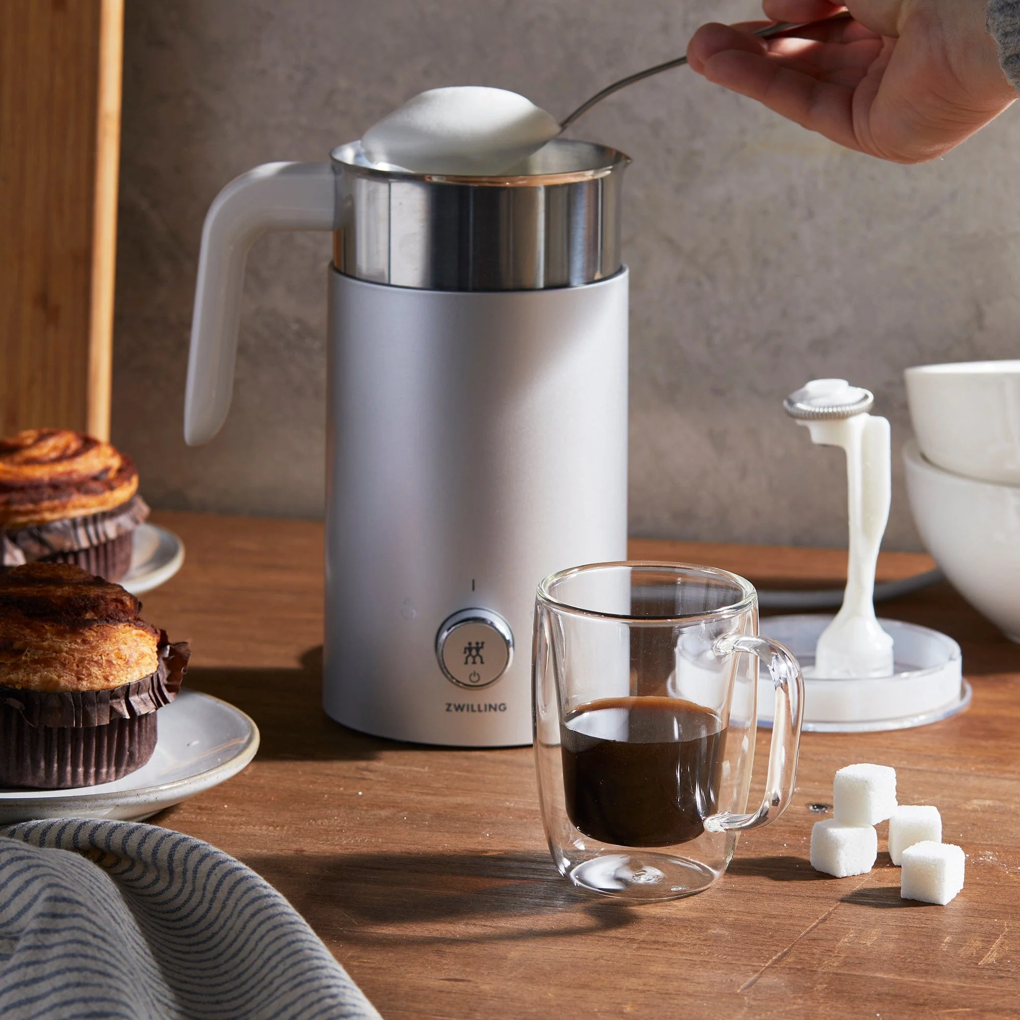 Zwilling Enfinigy Milk Frother, Silver - Image 3