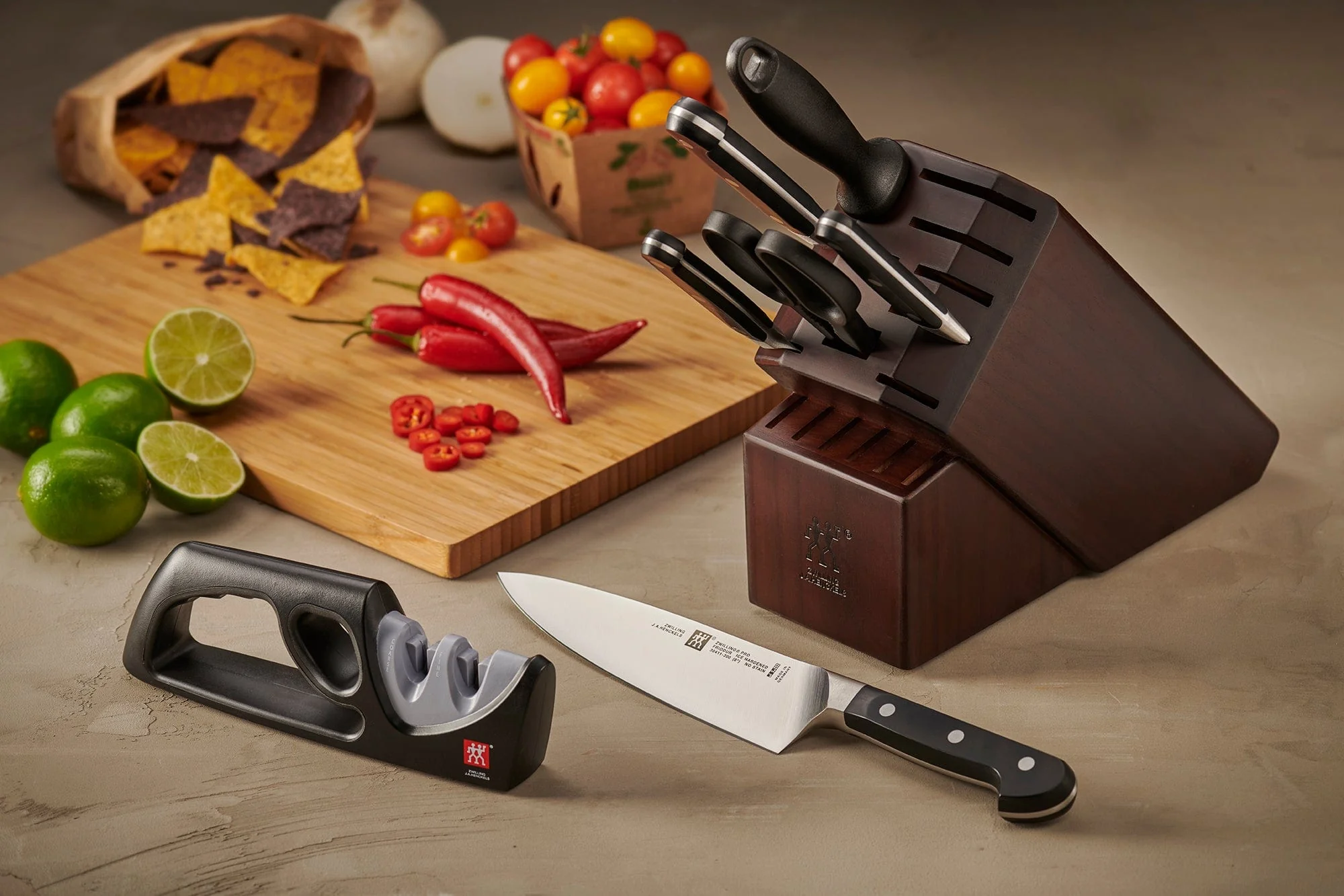 Zwilling Pro 7-pc Knife Block Set - Image 3