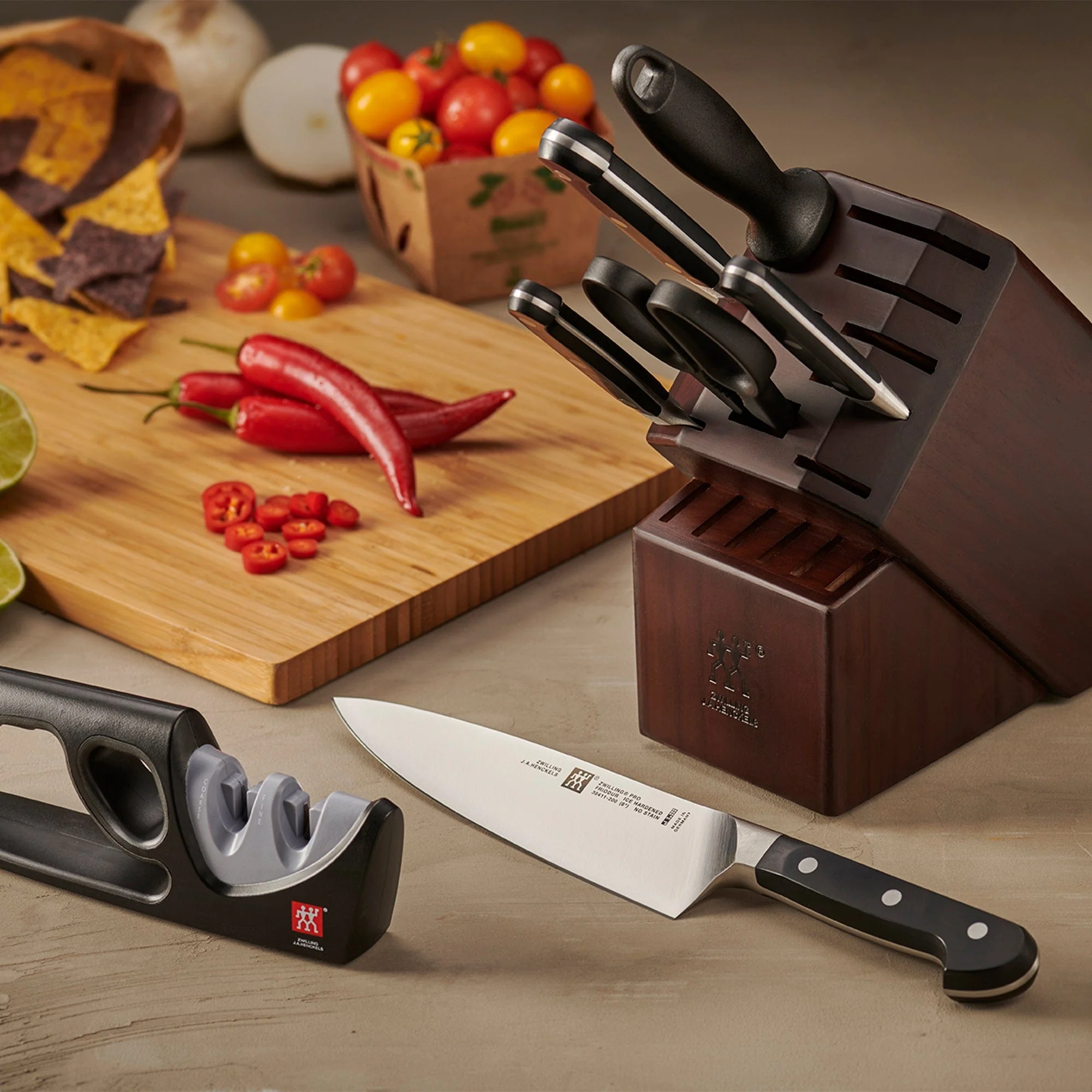 Zwilling Pro 7-pc Knife Block Set with Bonus Sharpener - Image 2